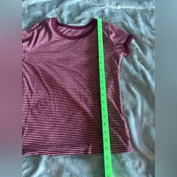 2 Womens Short Sleeve Shirts. Medium. Banana Republic and Arizona - Picture 6 of 11